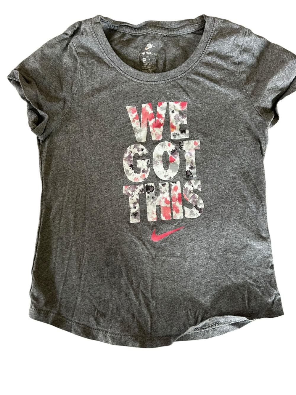 Nike grey we got this shirts size medium